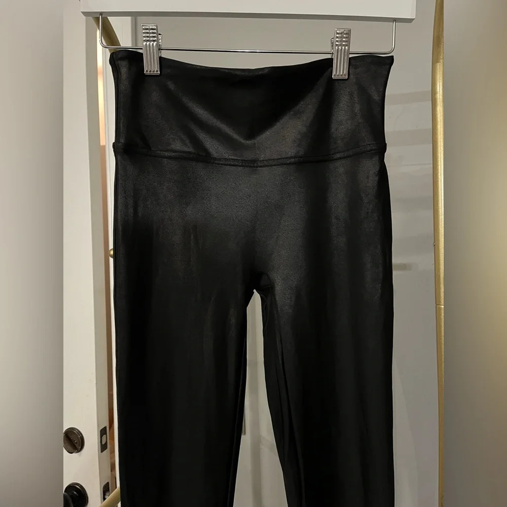 SPANX FAUX LEATHER LEGGINGS - Picture 5 of 7